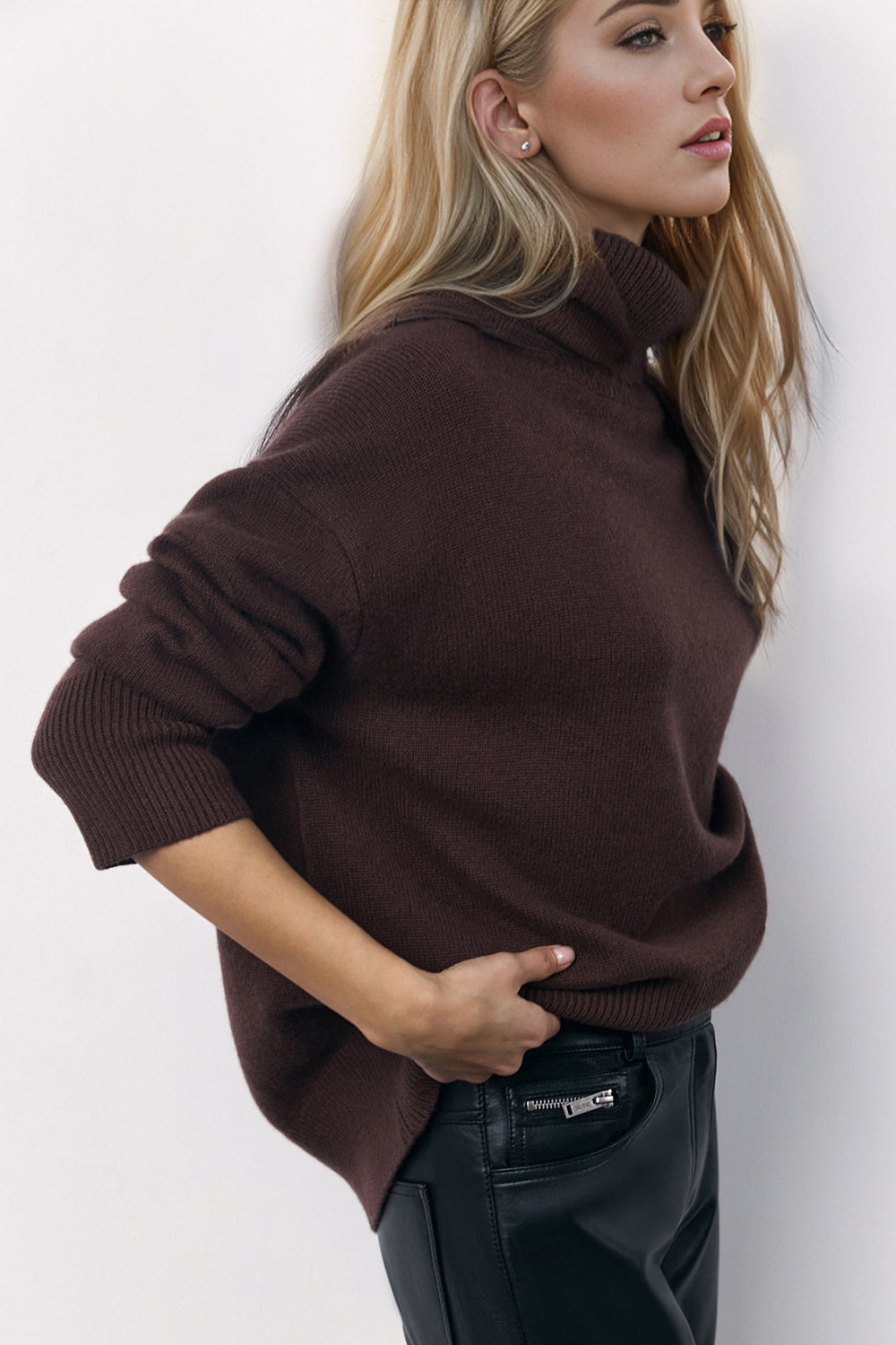 Classic Knit Top – Effortless Comfort with Moderate Stretch